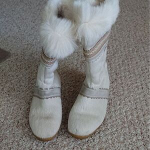Tecnica white goat fur winter boots size 36.5